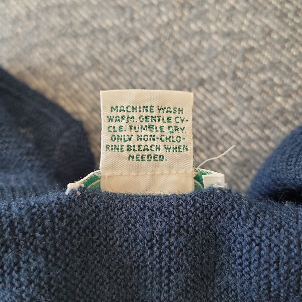 Vintage Izod Lacoste Sweater Men's Medium Navy Blue V Neck Grandpa Made in USA - Picture 5 of 6